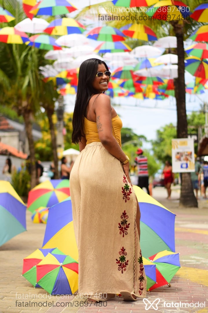 Acompanhante mulher morena (o) de olhos castanhos - Barbara