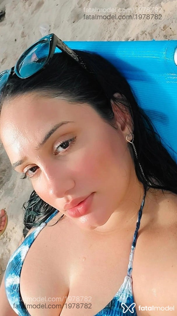 Acompanhante mulher com cabelo castanho de olhos castanhos - Daniela Amorim