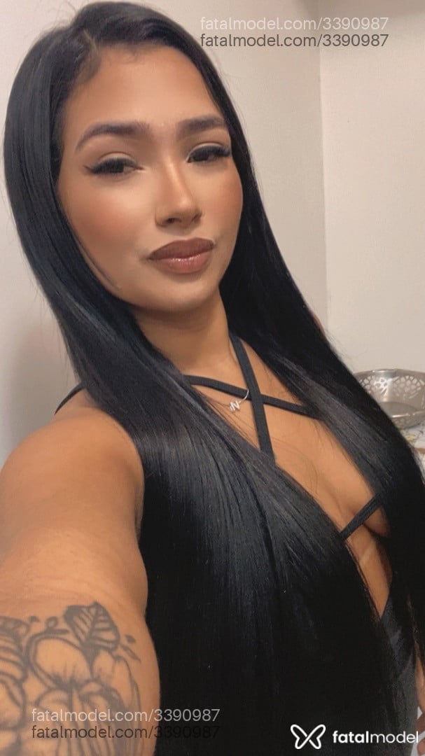 Acompanhante mulher morena (o) de olhos pretos - Lupita