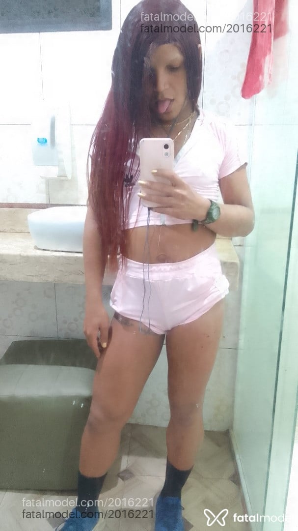 Acompanhante mulher trans morena (o) de olhos pretos - Anna Kelly