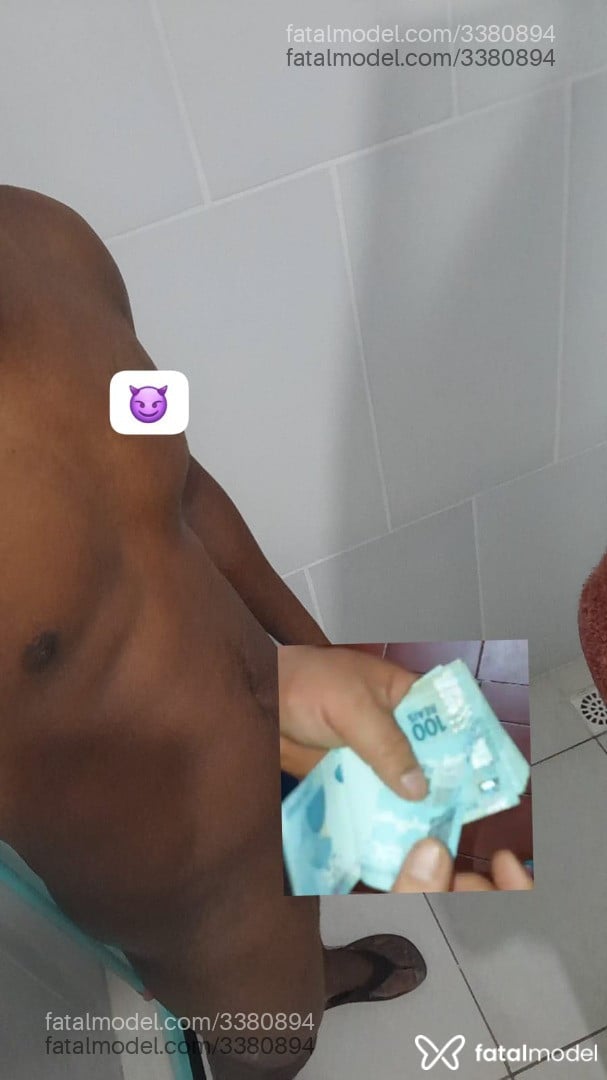 Acompanhante homem morena (o) de olhos castanhos - Oliver