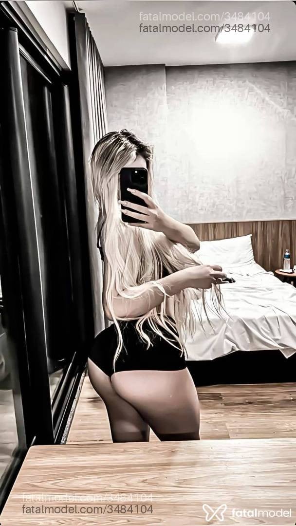 Acompanhante mulher loira (o) de olhos castanhos - Melissa Manauara