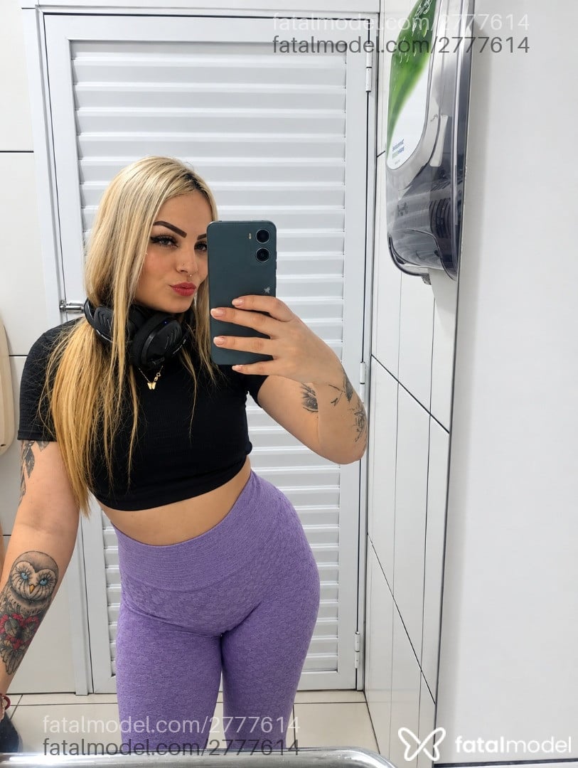 Acompanhante mulher loira (o) de olhos verdes - Luarosa