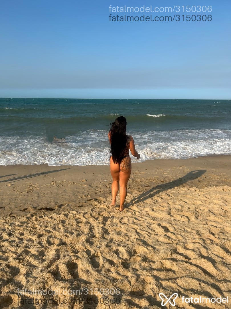 Acompanhante mulher morena (o) de olhos castanhos - Julia Gomes