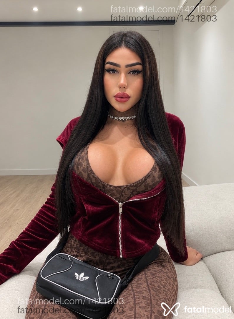 Acompanhante mulher trans morena (o) de olhos castanhos - Bruna Louize