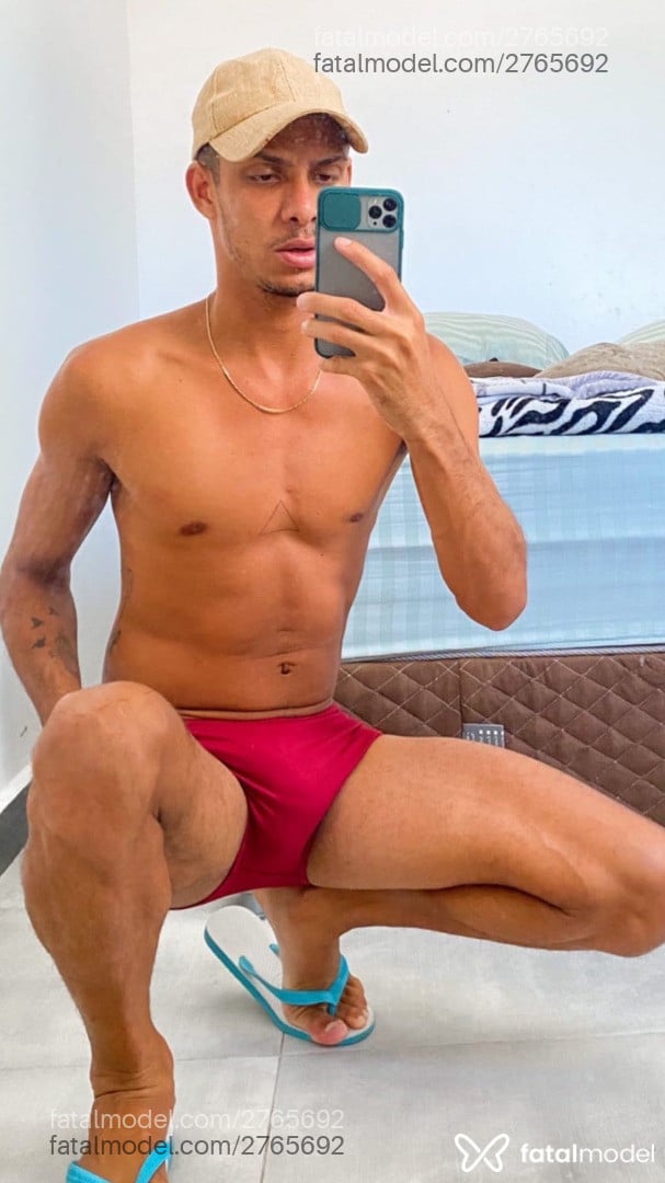 Acompanhante homem morena (o) de olhos castanhos - Pedroka