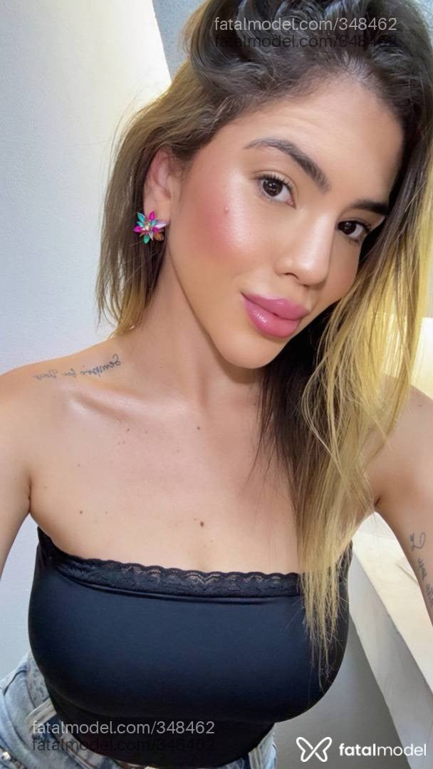 Acompanhante mulher loira (o) de olhos castanhos - LARISSA DRUMMOND