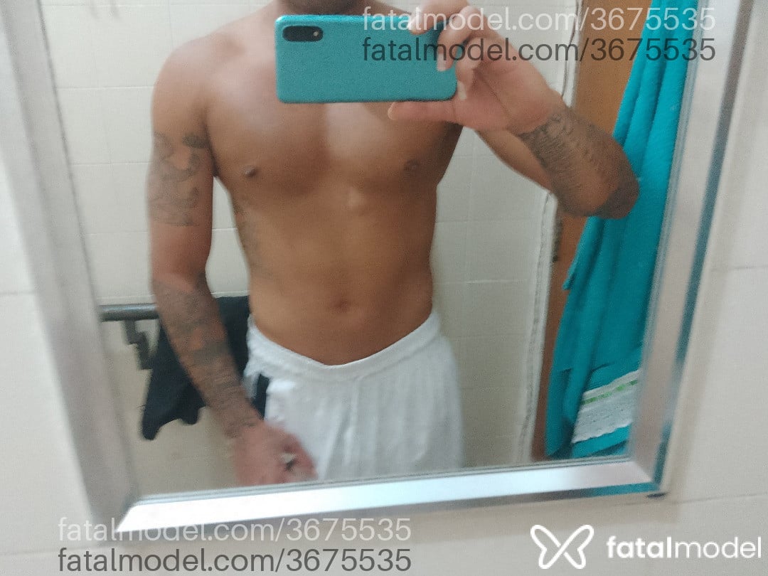 Acompanhante homem morena (o) de olhos castanhos - Poseidon