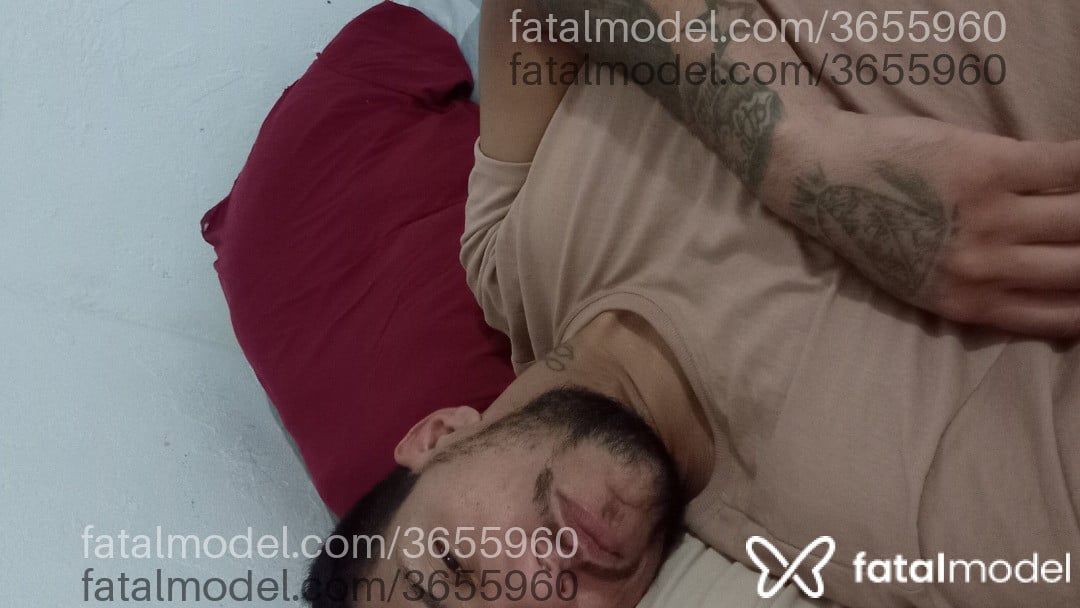 Acompanhante homem morena (o) de olhos castanhos - Henriquedotado