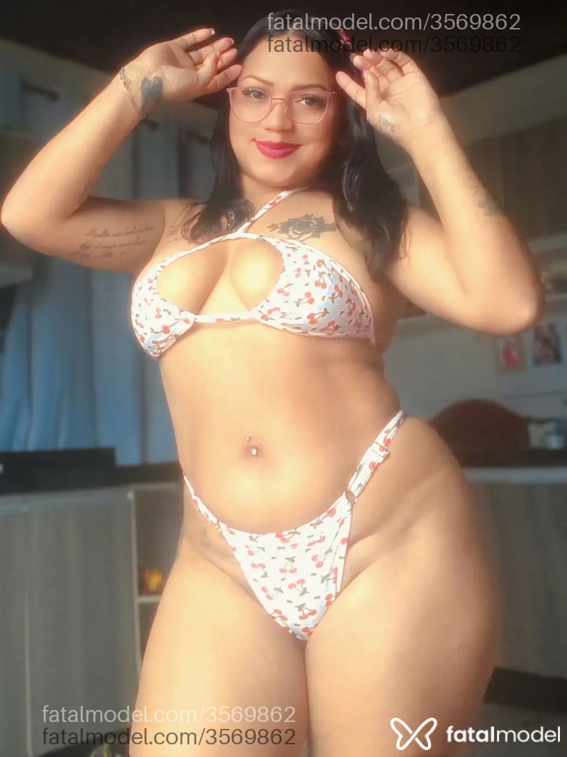 Acompanhante mulher morena (o) de olhos pretos - Luana