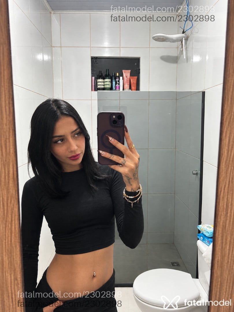 Acompanhante mulher com cabelo castanho de olhos castanhos - Kisha Santoro
