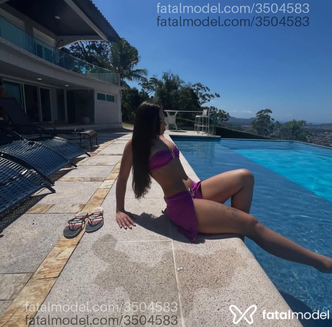 Acompanhante mulher com cabelo castanho de olhos castanhos - Luana
