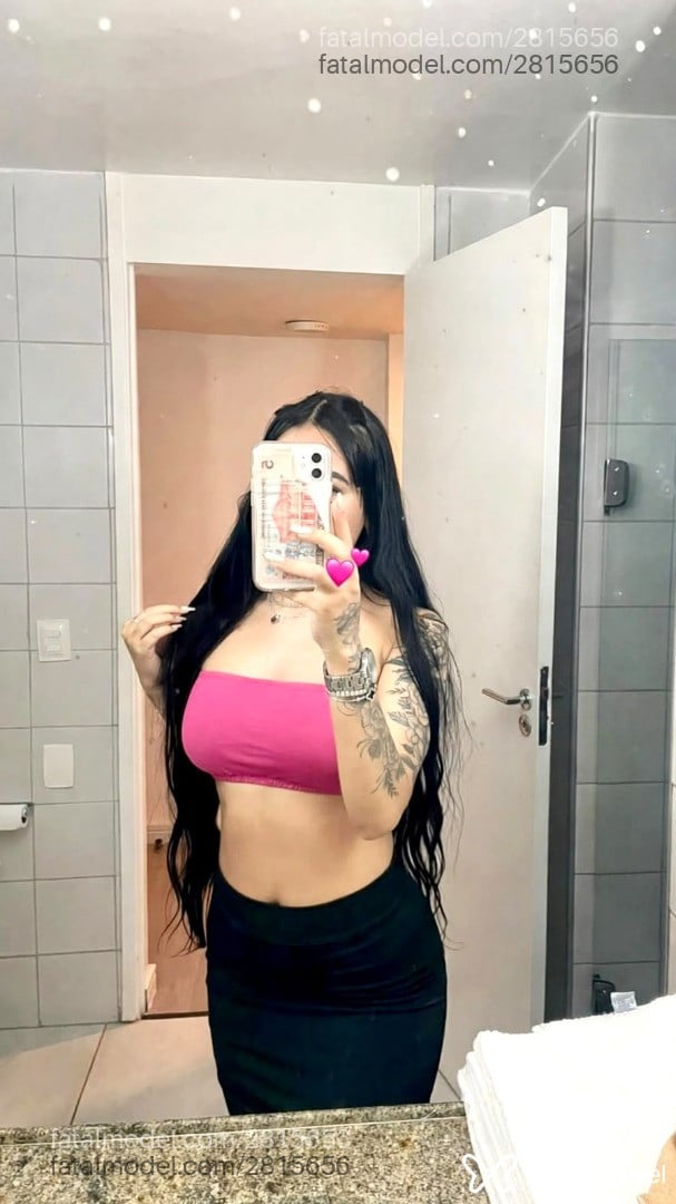 Acompanhante mulher morena (o) de olhos pretos - Mary