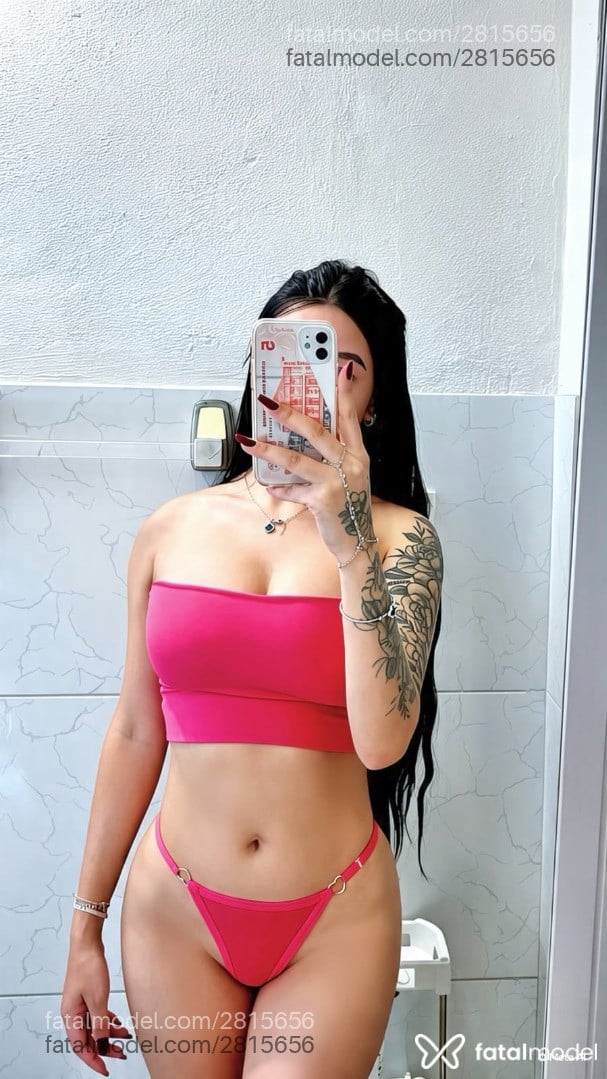Acompanhante mulher morena (o) de olhos pretos - Mary