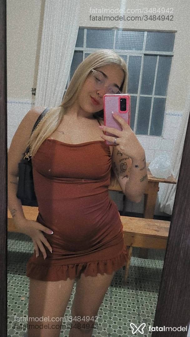 Acompanhante mulher loira (o) de olhos castanhos - Gabryella