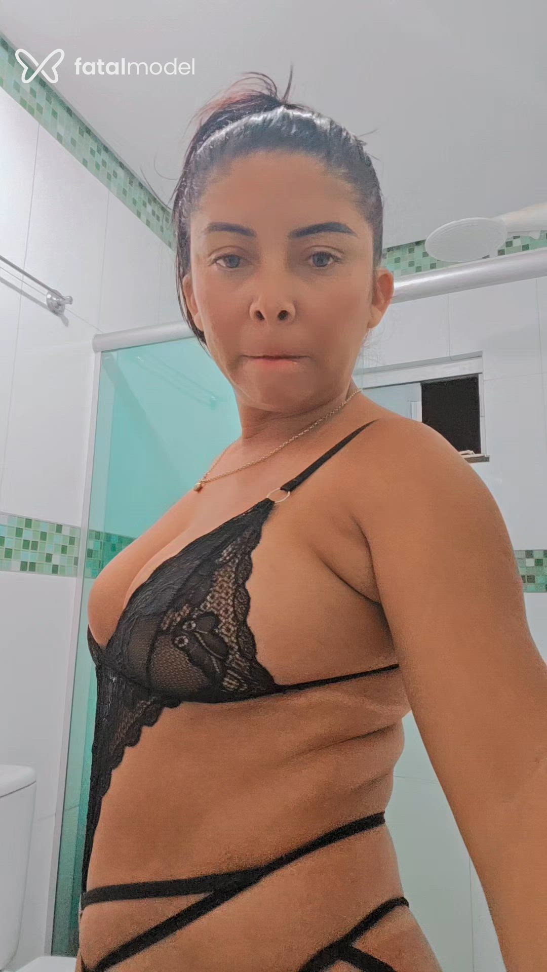 Acompanhante mulher morena (o) de olhos castanhos - Carolinas Pereira Acompanhante mulher morena (o) de olhos castanhos - Carolinas Pereira