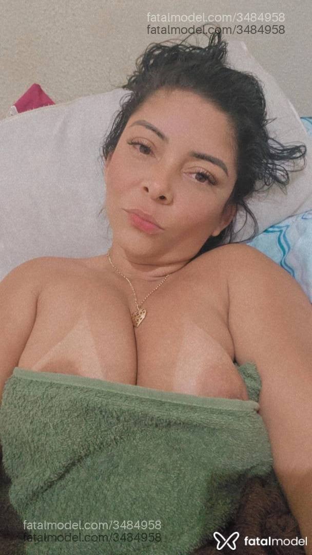 Acompanhante mulher morena (o) de olhos castanhos - Carolinas Pereira