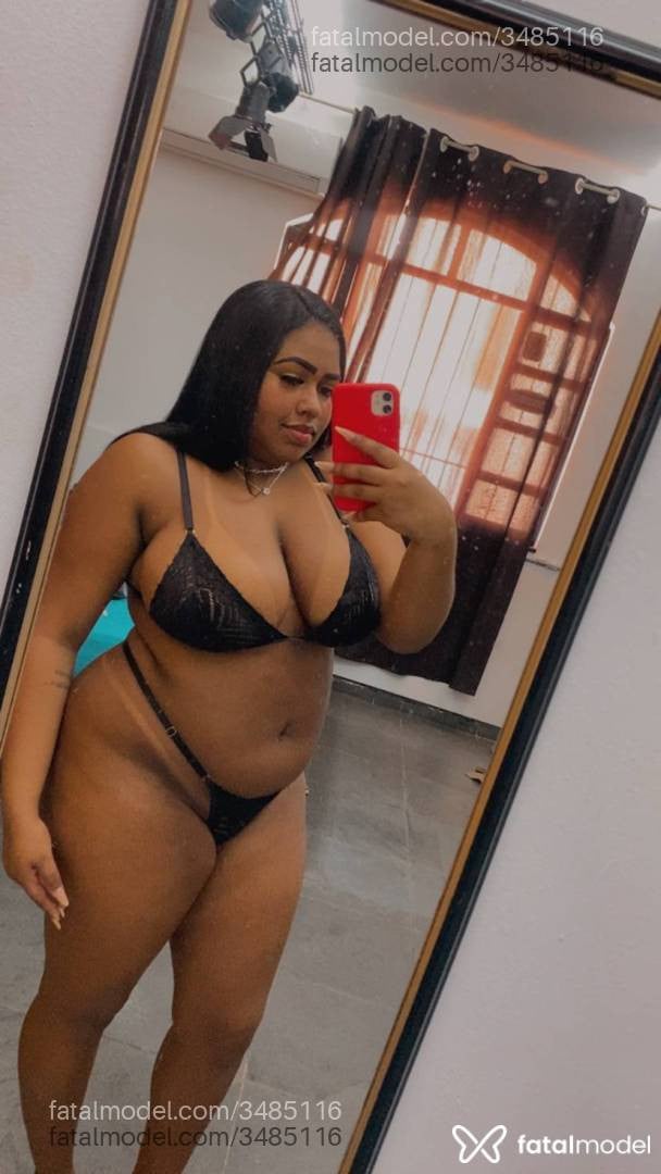 Acompanhante mulher morena (o) de olhos pretos - Fabiana