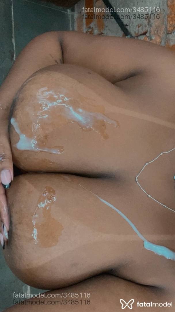 Acompanhante mulher morena (o) de olhos pretos - Fabiana