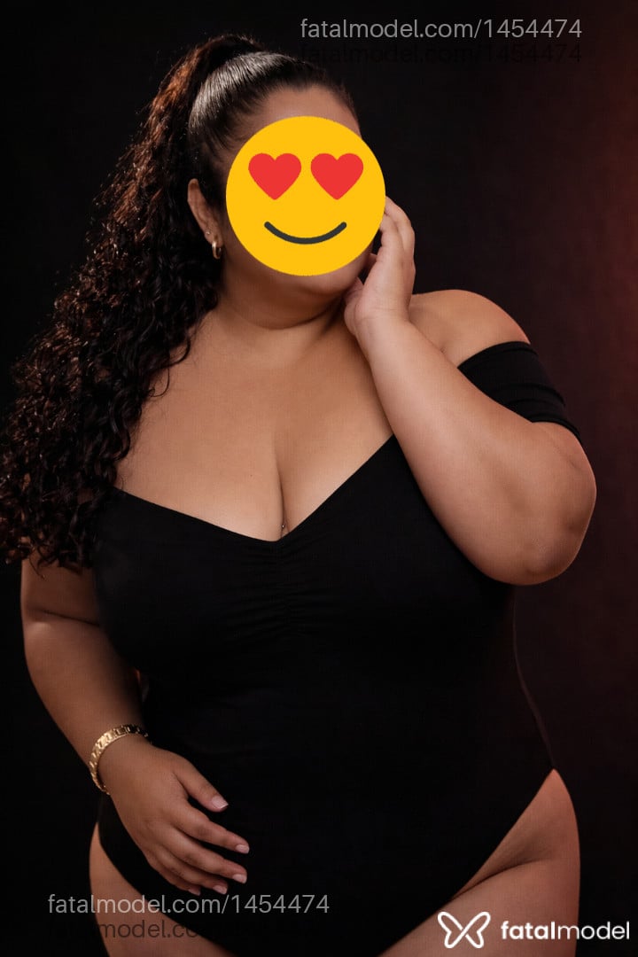 Acompanhante mulher morena (o) de olhos castanhos - Rayssa Mello