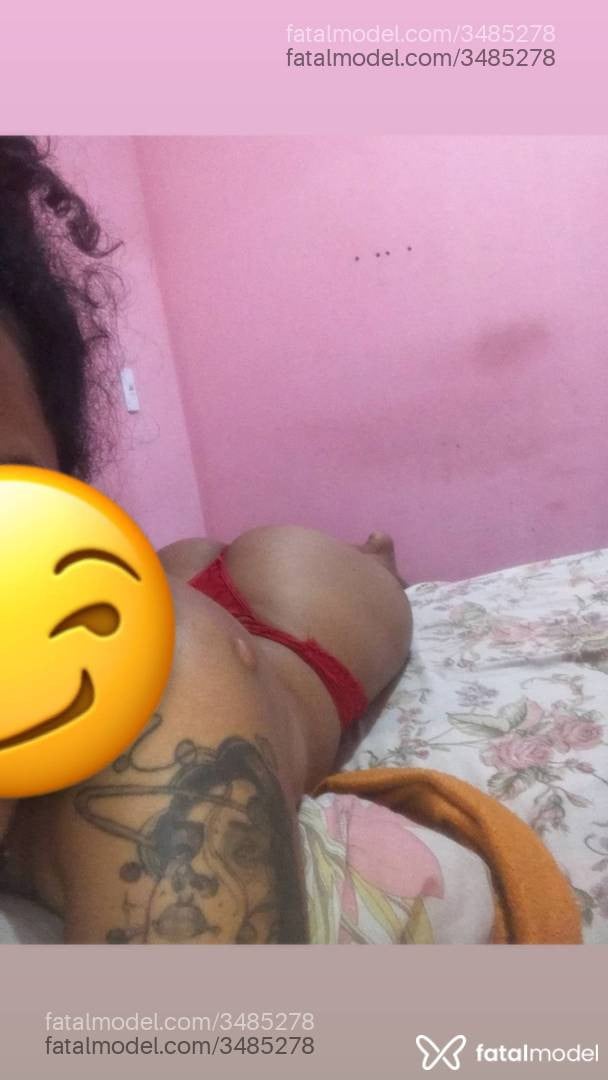 Acompanhante mulher com cabelo castanho de olhos castanhos - Júlia Acompanhante mulher com cabelo castanho de olhos castanhos - Júlia