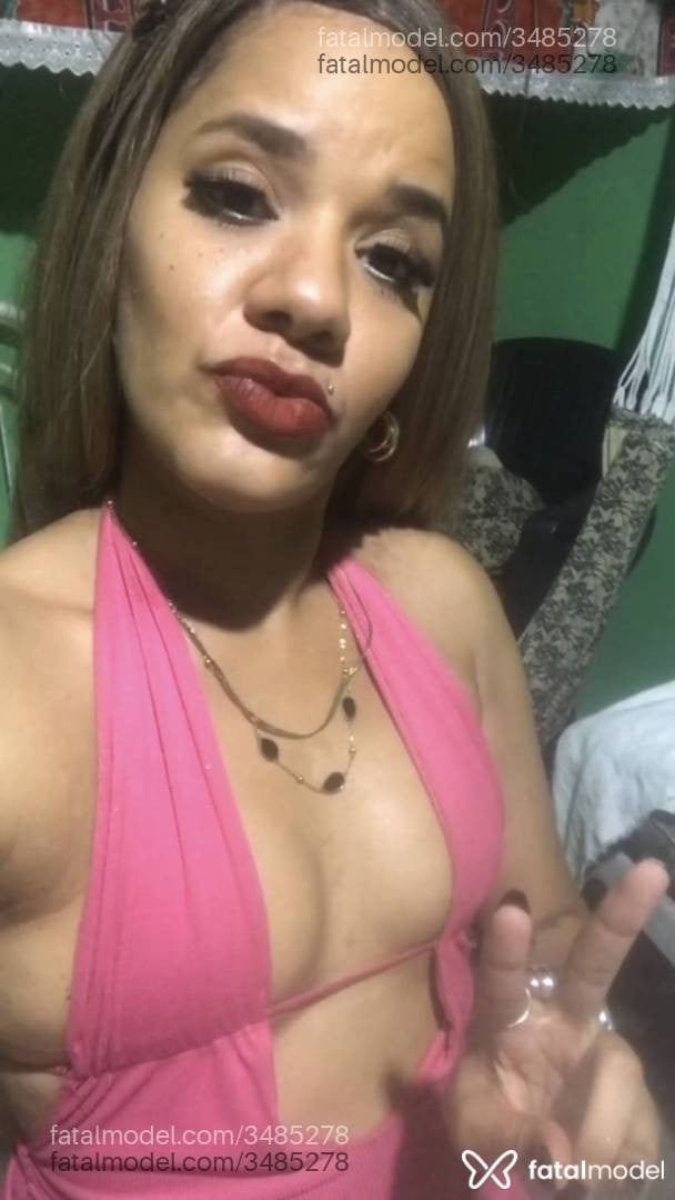 Acompanhante mulher com cabelo castanho de olhos castanhos - Júlia Acompanhante mulher com cabelo castanho de olhos castanhos - Júlia
