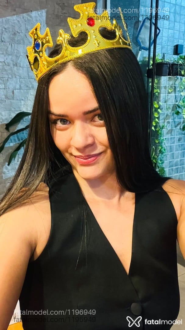 Acompanhante mulher loira (o) de olhos azuis - YSA MODELLO