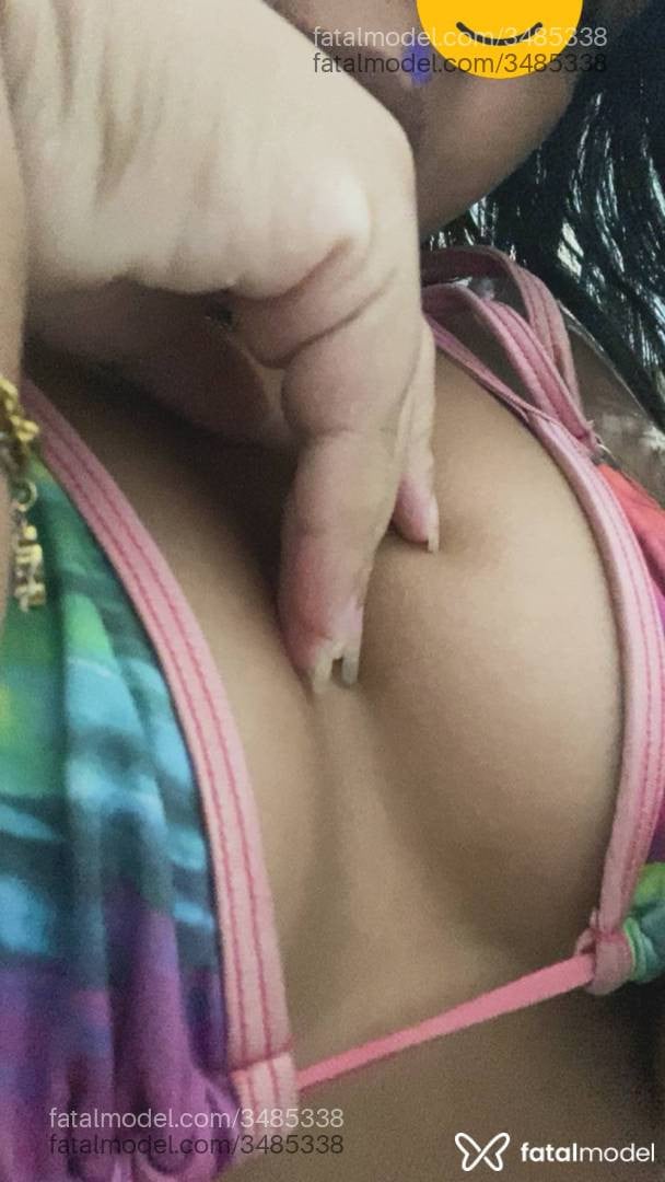 Acompanhante mulher morena (o) de olhos castanhos - Débora