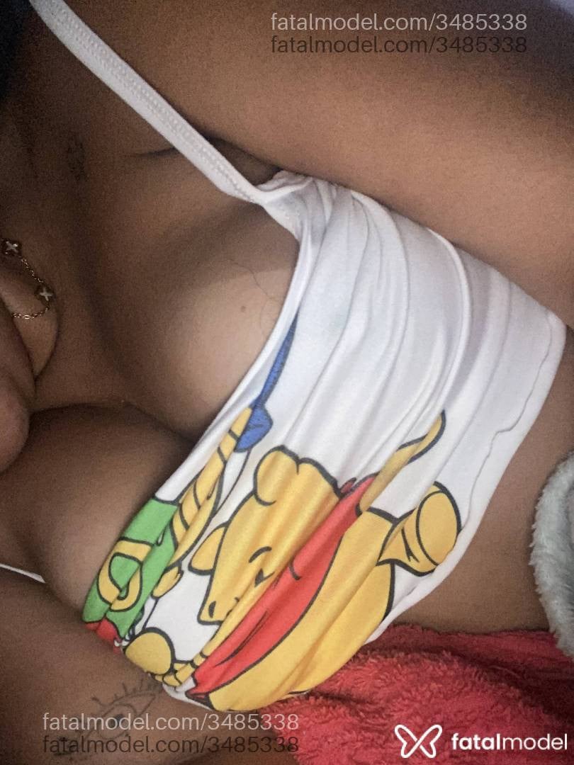 Acompanhante mulher morena (o) de olhos castanhos - Débora