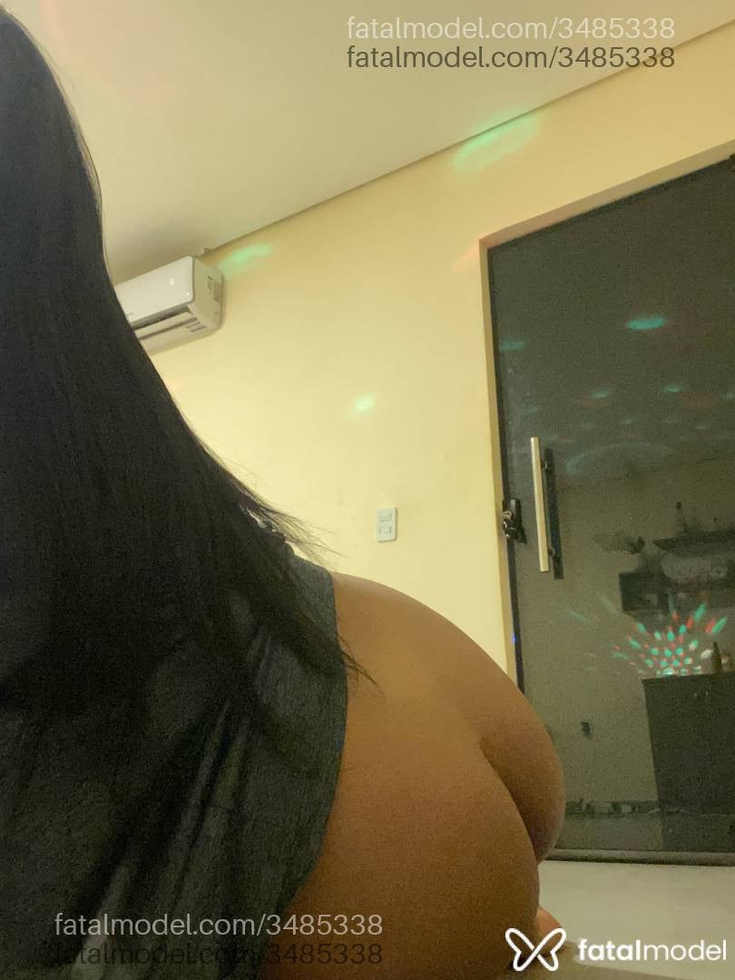 Acompanhante mulher morena (o) de olhos castanhos - Débora