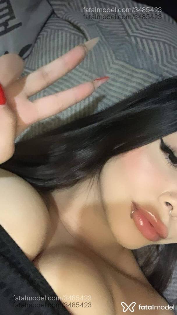Acompanhante mulher com cabelo castanho de olhos castanhos - Ketlin