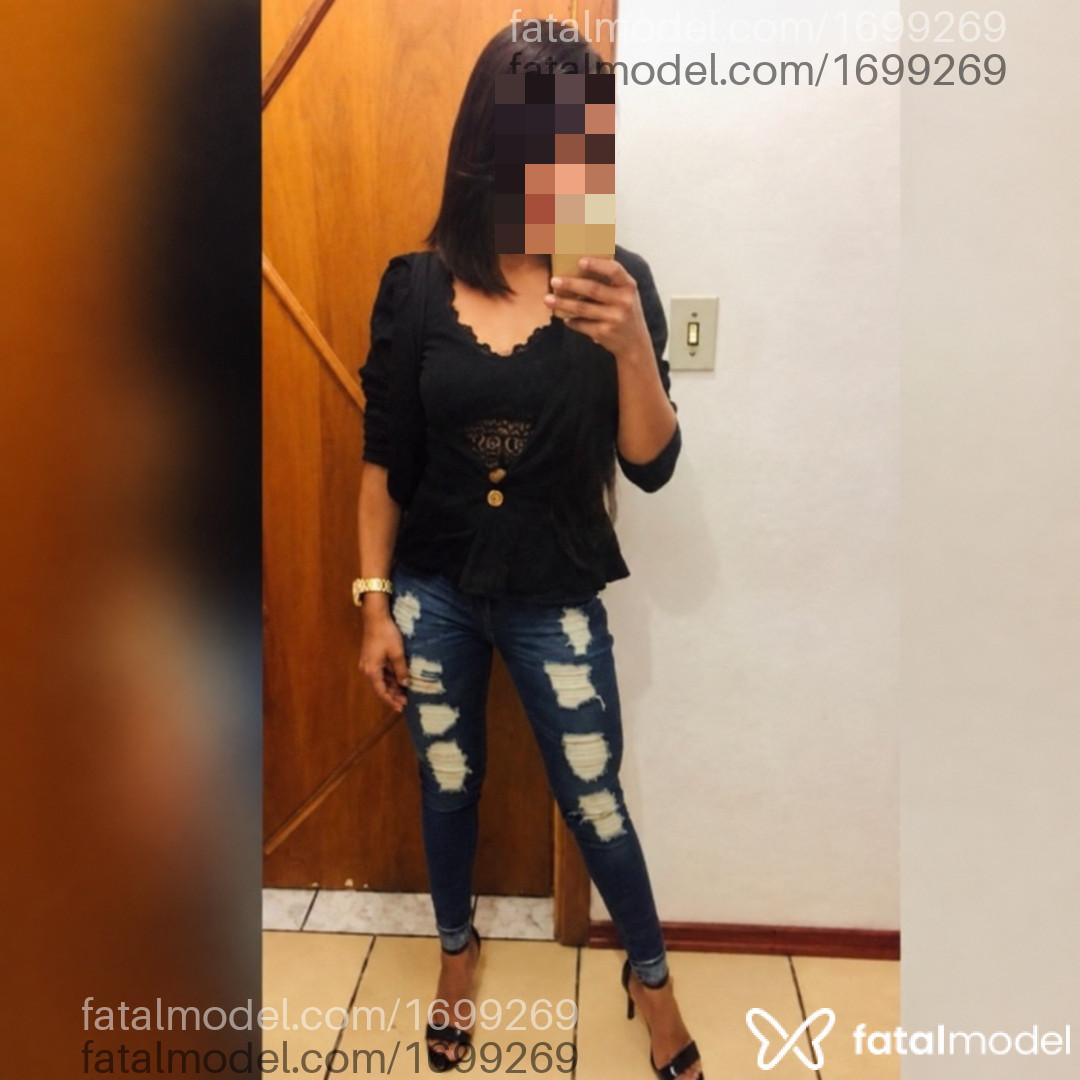 Acompanhante mulher morena (o) de olhos castanhos - Mel lima