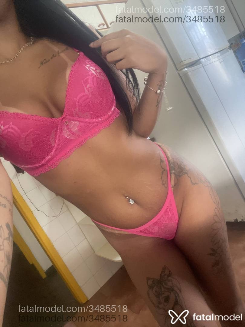 Acompanhante mulher morena (o) de olhos pretos - Camilly