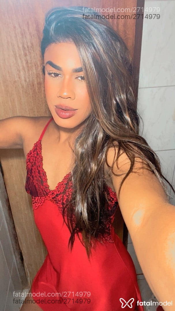 Acompanhante mulher trans morena (o) de olhos castanhos - Gisele