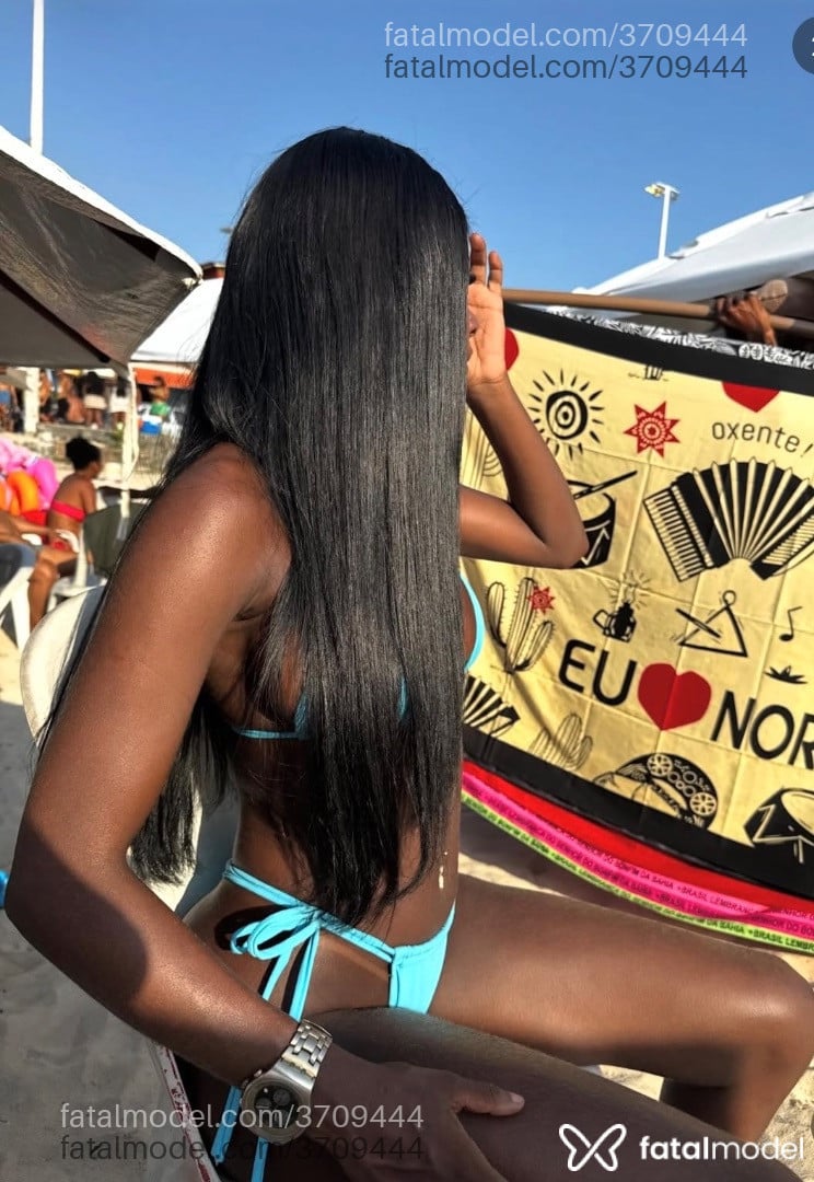 Acompanhante mulher morena (o) de olhos pretos - Ayanna