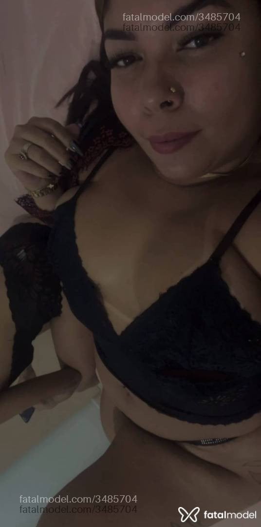Acompanhante mulher com cabelo castanho de olhos castanhos - Isa Manauara