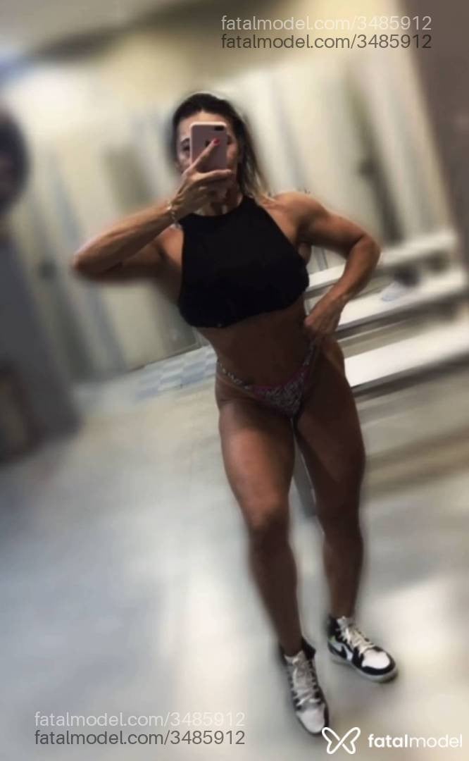 Acompanhante mulher loira (o) de olhos mel - Beatriz