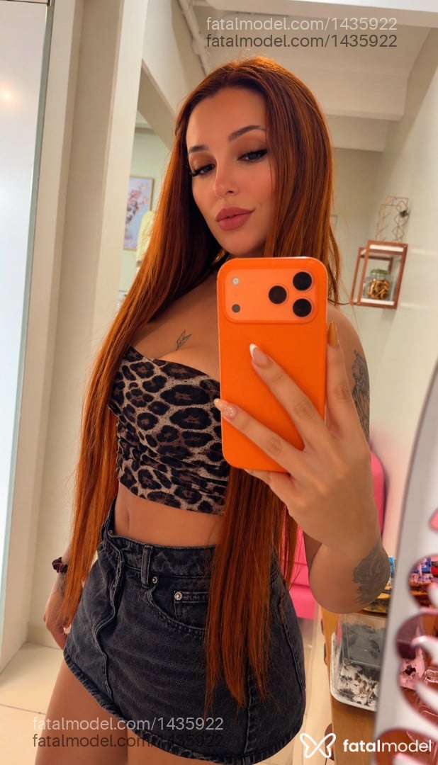 Acompanhante mulher ruiva (o) de olhos castanhos - Luu