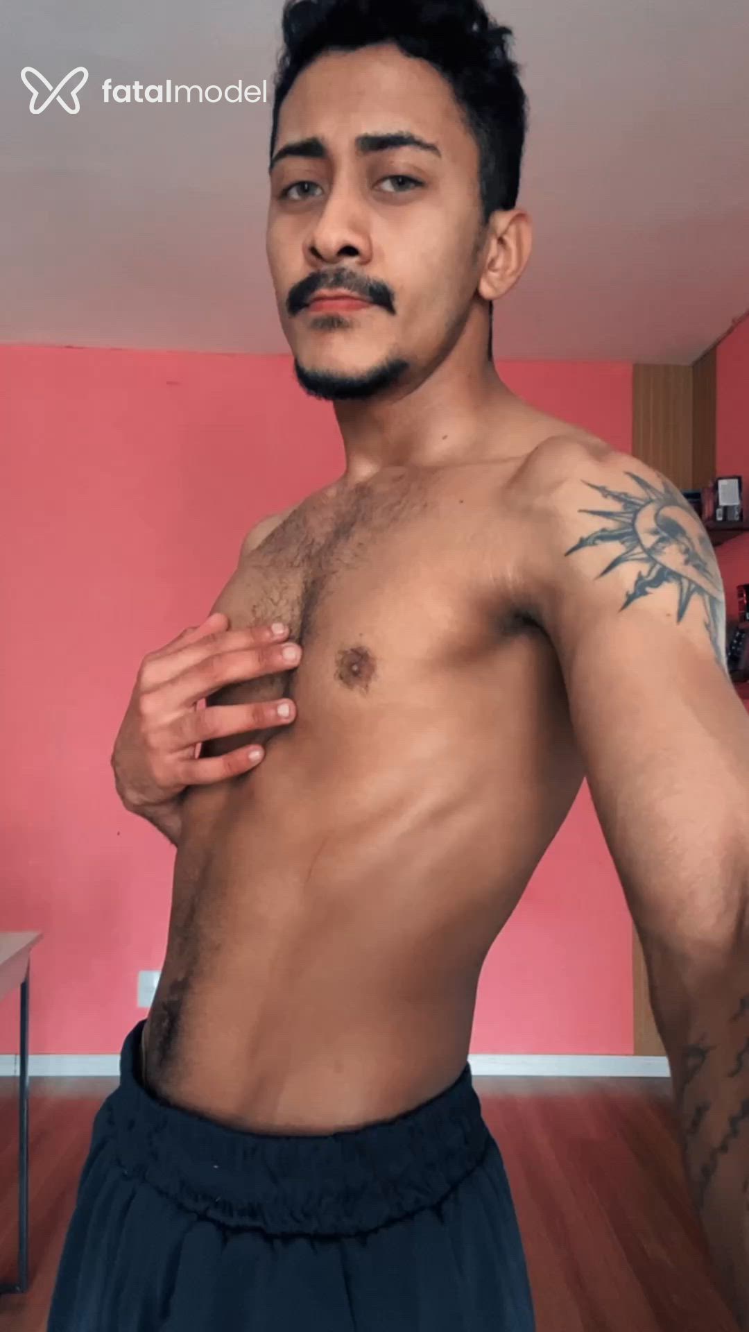 Acompanhante homem morena (o) de olhos castanhos - Marquinhos Acompanhante homem morena (o) de olhos castanhos - Marquinhos