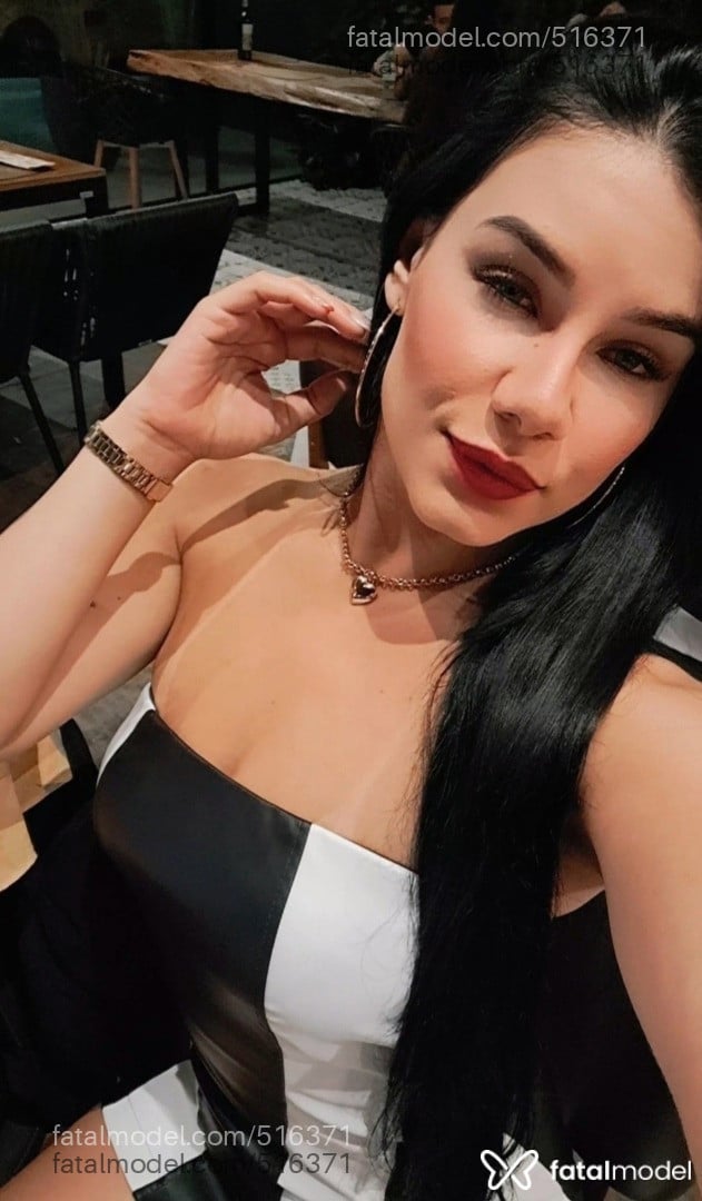 Acompanhante mulher morena (o) de olhos verdes - Isabela Martins