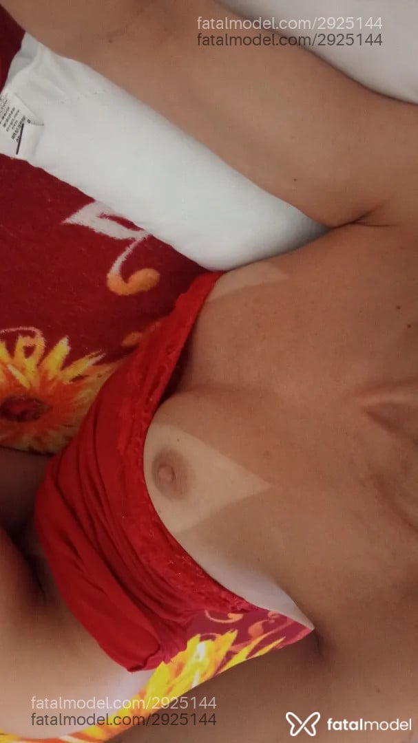 Acompanhante mulher morena (o) de olhos castanhos - Isabelle