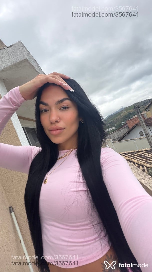 Acompanhante mulher morena (o) de olhos castanhos - Gabriela Bugner