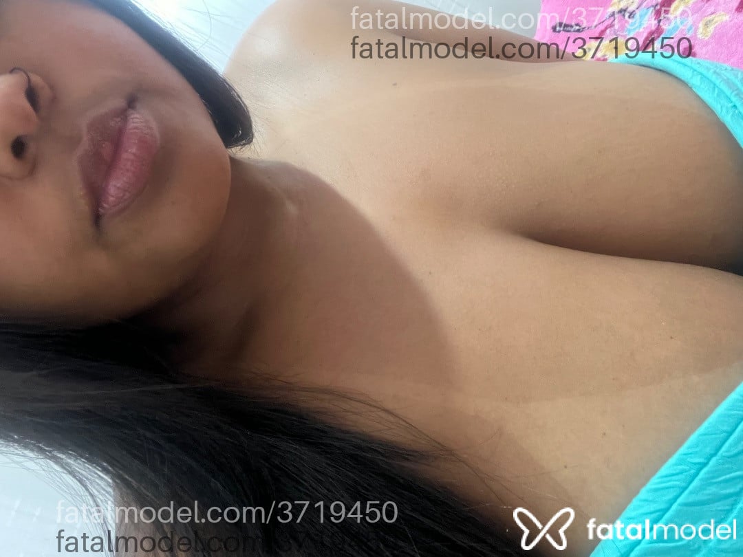 Acompanhante mulher morena (o) de olhos pretos - Sarah