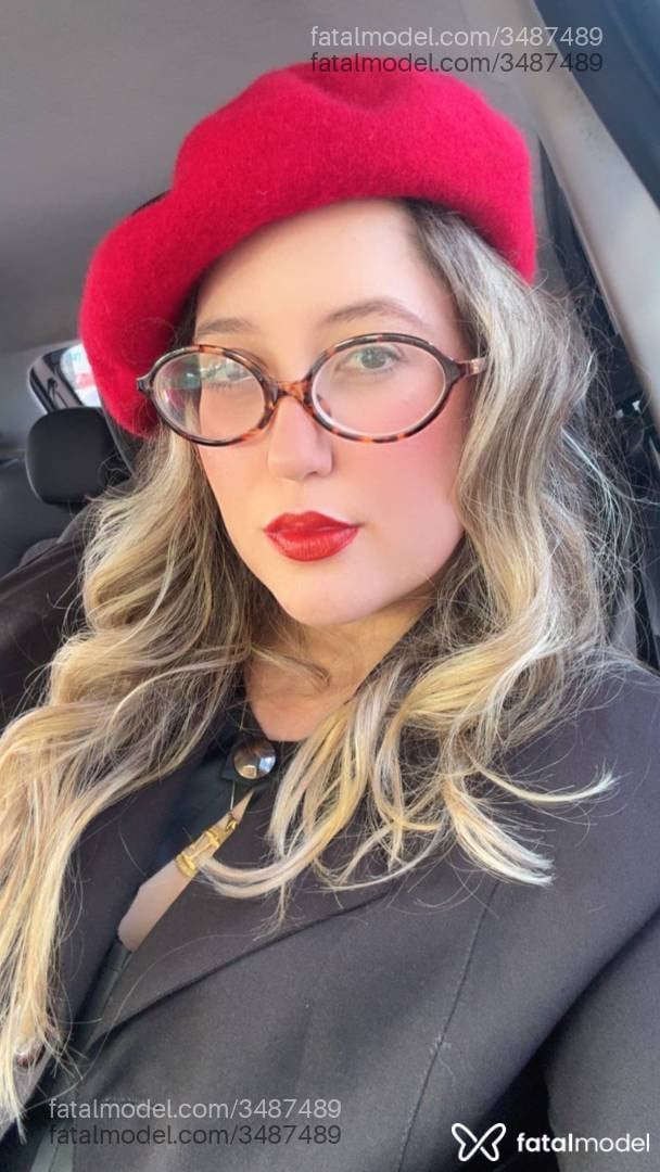 Acompanhante mulher loira (o) de olhos mel - Mel Ferraz