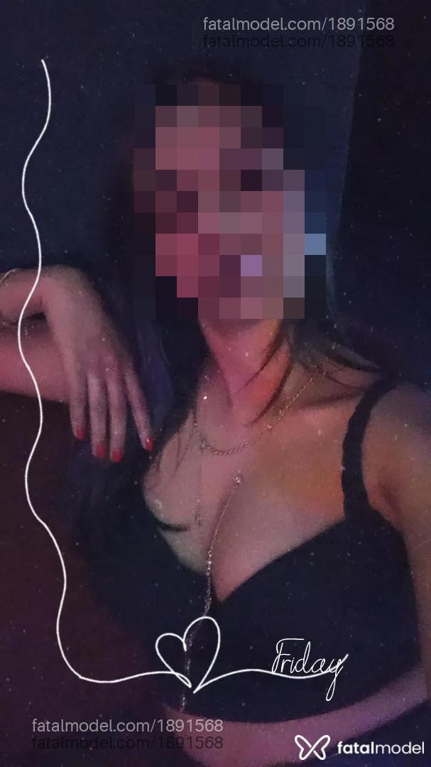 Acompanhante mulher morena (o) de olhos castanhos - Isiis