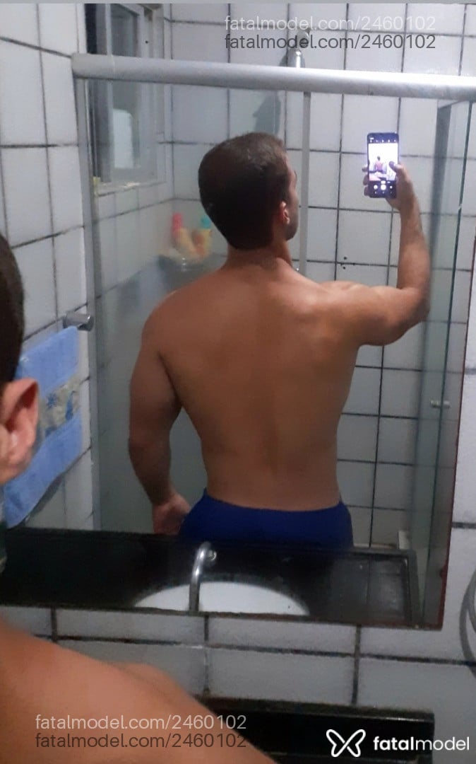 Acompanhante homem com cabelo castanho de olhos castanhos - Ryan