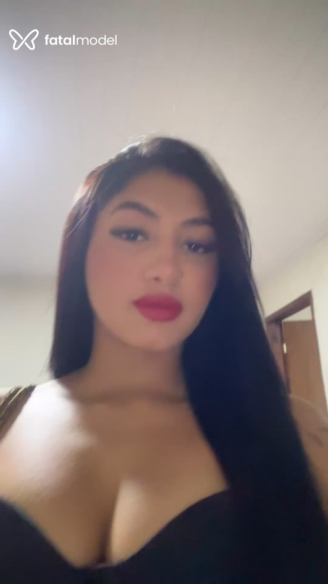 Acompanhante mulher morena (o) de olhos castanhos - Kauane