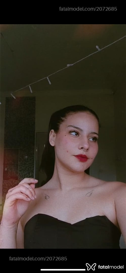 Acompanhante mulher com cabelo castanho de olhos castanhos - Dallía Steffany