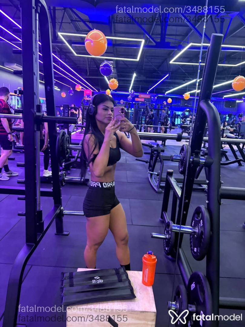 Acompanhante mulher morena (o) de olhos pretos - Bianca Martinele