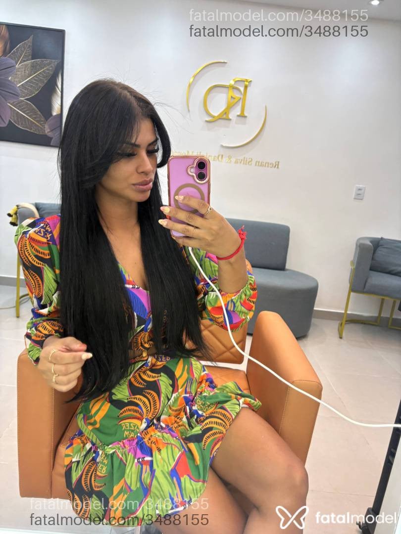 Acompanhante mulher morena (o) de olhos pretos - Bianca Martinele